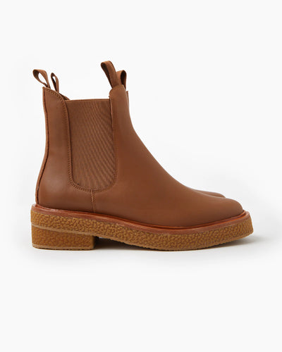 Brown boot with elastic sides